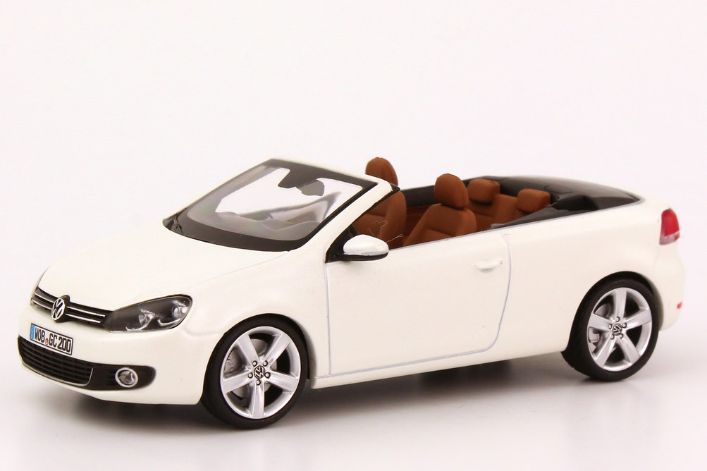 Foto 1:43 VW Golf VI Cabrio oryx-weiß-perlmutteffekt Werbemodell Schuco 5K70993000K1