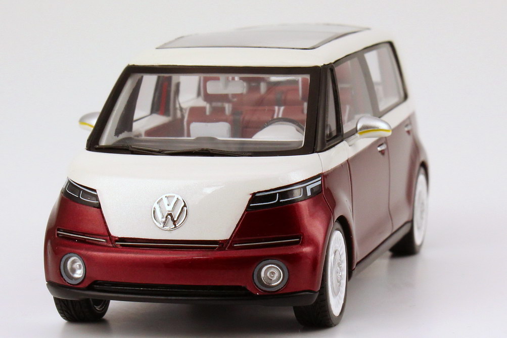 Foto 1:43 VW New Bulli concept rot-met./weiß-met. (Genfer Autosalon 2011)  Werbemodell Premium ClassiXXs 7E9099300BL9