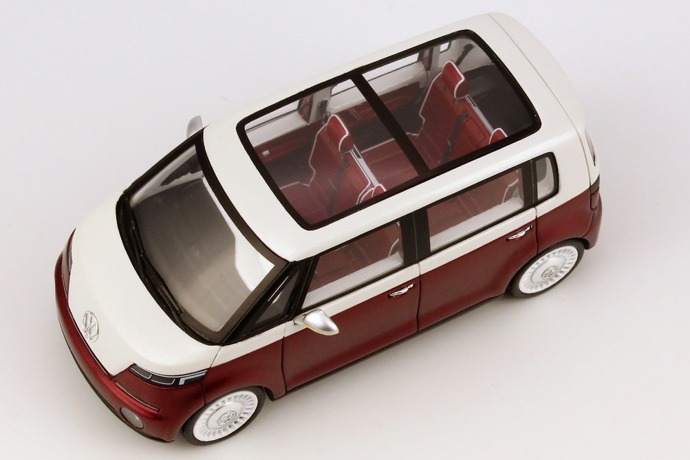 Foto 1:43 VW New Bulli concept rot-met./weiß-met. (Genfer Autosalon 2011)  Werbemodell Premium ClassiXXs 7E9099300BL9