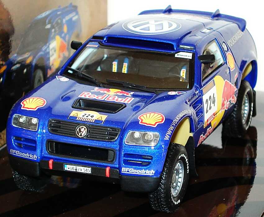 Foto 1:43 VW Race Touareg 2004 Rallye Paris Dakar VW, Red Bull Nr.224, Saby/Stevenson Minichamps 436045324