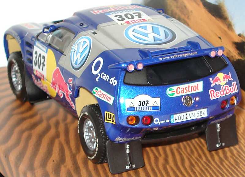 Foto 1:43 VW Race Touareg 2005 Rallye Dakar VW, Red Bull Nr.307, Saby/Perin Werbemodell Minichamps 7L0099400PD307
