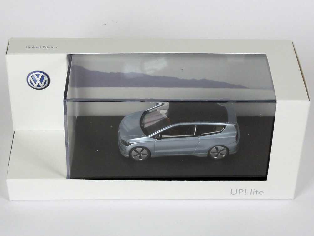 Foto 1:43 VW Studie UP! Lite eisblau-met. Los Angeles 2009 Werbemodell Looksmart 1S1099300E832