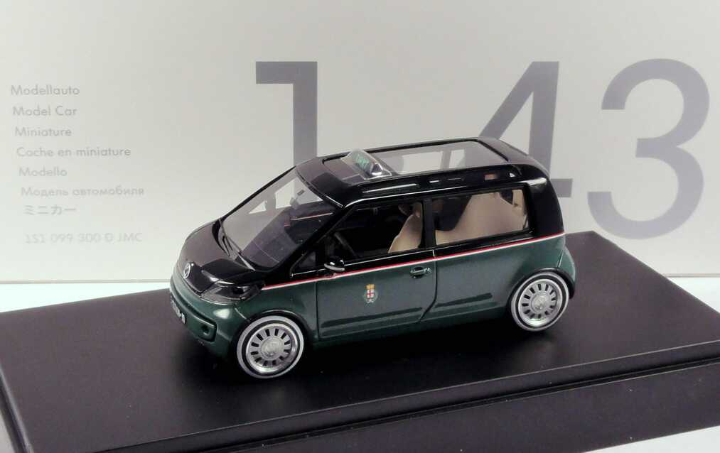 Foto 1:43 VW Studie UP! Taxi grün, Hannover Messe 2010 Werbemodell Looksmart 1S1099300DJMC