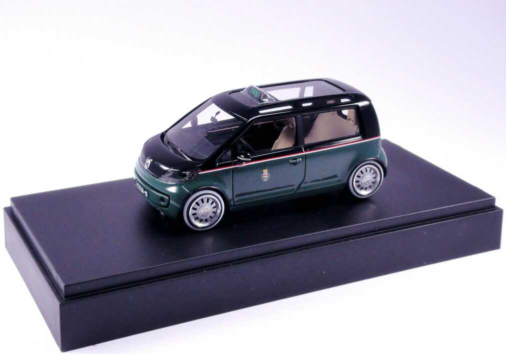 Foto 1:43 VW Studie UP! Taxi grün, Hannover Messe 2010 Werbemodell Looksmart 1S1099300DJMC