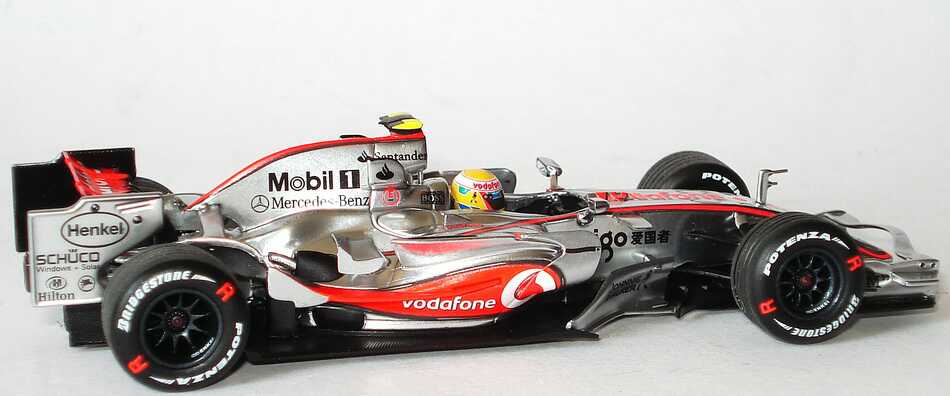 Foto 1:43 Vodafone McLaren Mercedes MP4-22 Formel 1 2007 Nr.2, Lewis Hamilton (1st win, Canada GP 2007) Minichamps 530074322