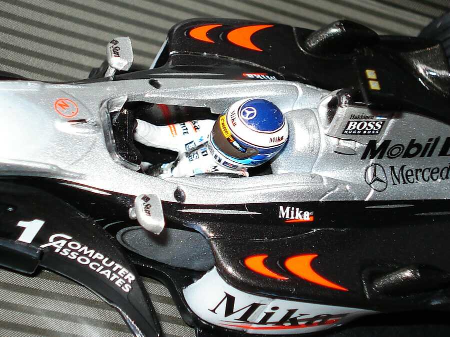 Foto 1:43 West McLaren Mercedes MP4/15 Formel 1 2000 Mika Nr.1, Mika Hakkinen Werbemodell Minichamps B66961980