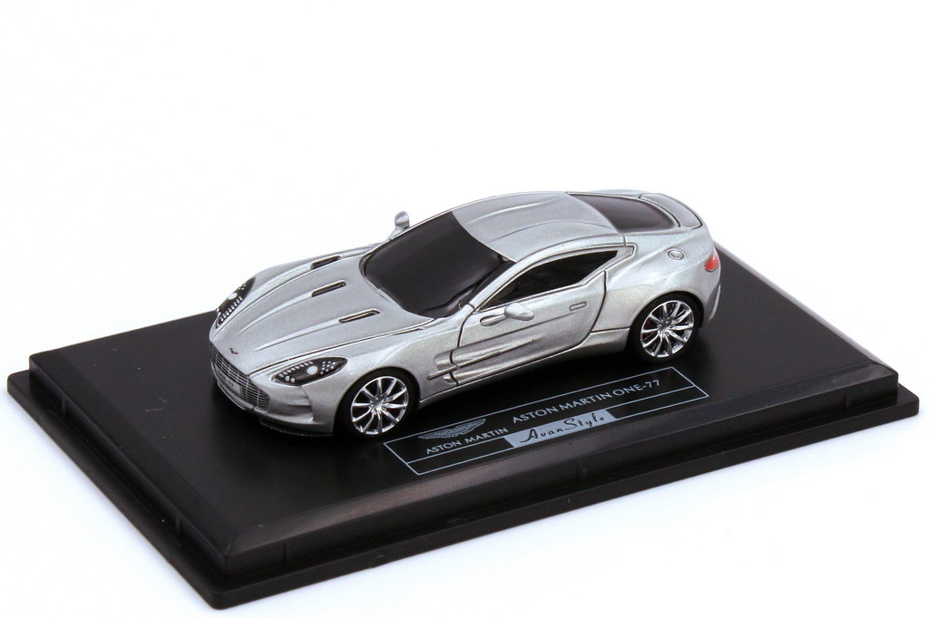 Foto 1:87 Aston Martin One-77 silber-met. - FrontiArt FHO05