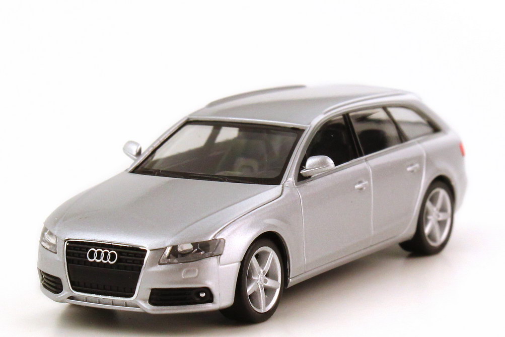 Audi A4 Avant B8 eissilber-met. - Werbemodell - herpa 5010804212