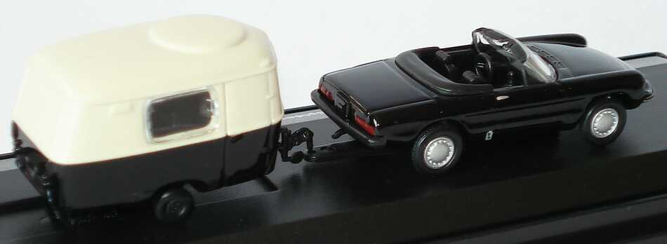 Foto 1:87 Alfa Romeo Spider 1300 Junior schwarz mit Wohnwagen Malibu International 06000