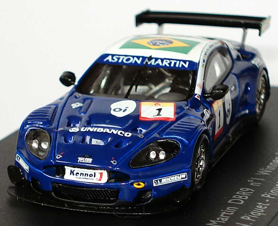 Foto 1:87 Aston Martin DBR9 Mil Milhas Brasil 2006 oi, Unibanco, Cirtek Motorsport Nr.1, Piquet Jr./ Castroneves / Bouchut (Sieger) Spark 87S025