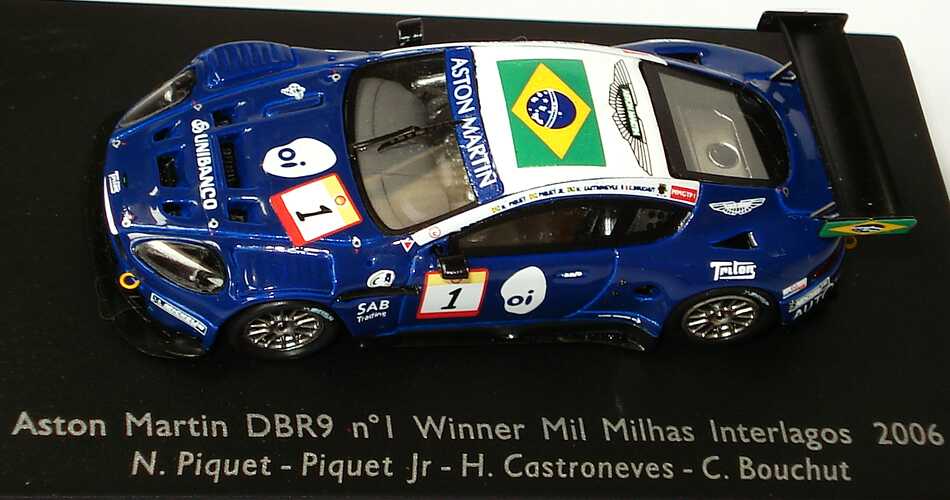 Foto 1:87 Aston Martin DBR9 Mil Milhas Brasil 2006 oi, Unibanco, Cirtek Motorsport Nr.1, Piquet Jr./ Castroneves / Bouchut (Sieger) Spark 87S025
