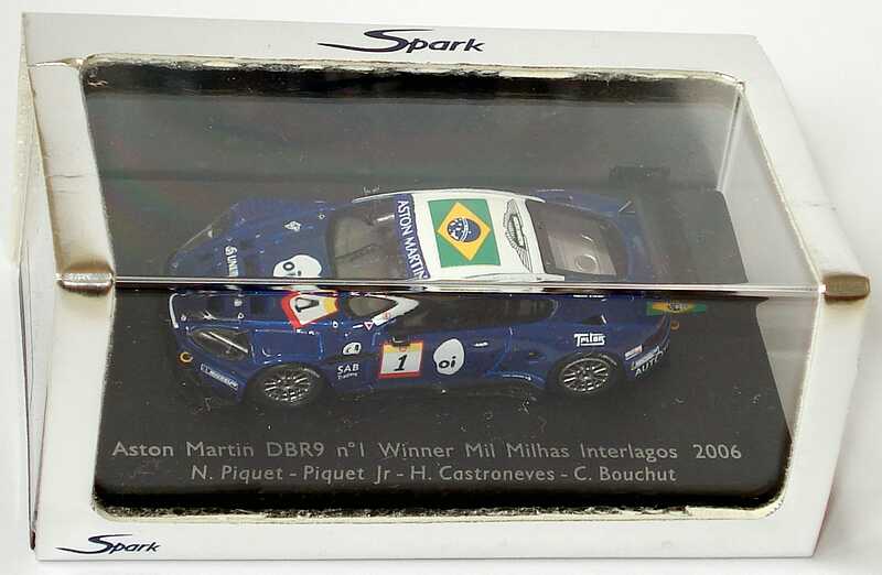Foto 1:87 Aston Martin DBR9 Mil Milhas Brasil 2006 oi, Unibanco, Cirtek Motorsport Nr.1, Piquet Jr./ Castroneves / Bouchut (Sieger) Spark 87S025