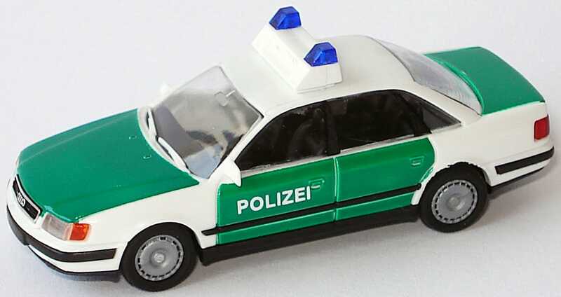 Foto 1:87 Audi 100 (C4) Polizei grün/weiß Rietze 50423