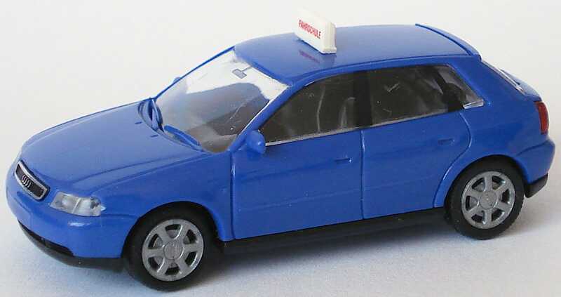 Foto 1:87 Audi A3 4türig blau Fahrschule Rietze