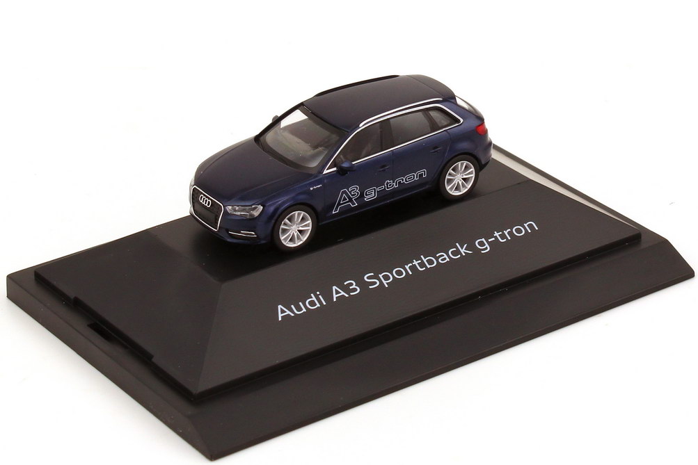 Foto 1:87 Audi A3 Sportback g-tron (8V) 2013 estoril-blau-met. Werbemodell herpa 5011303032