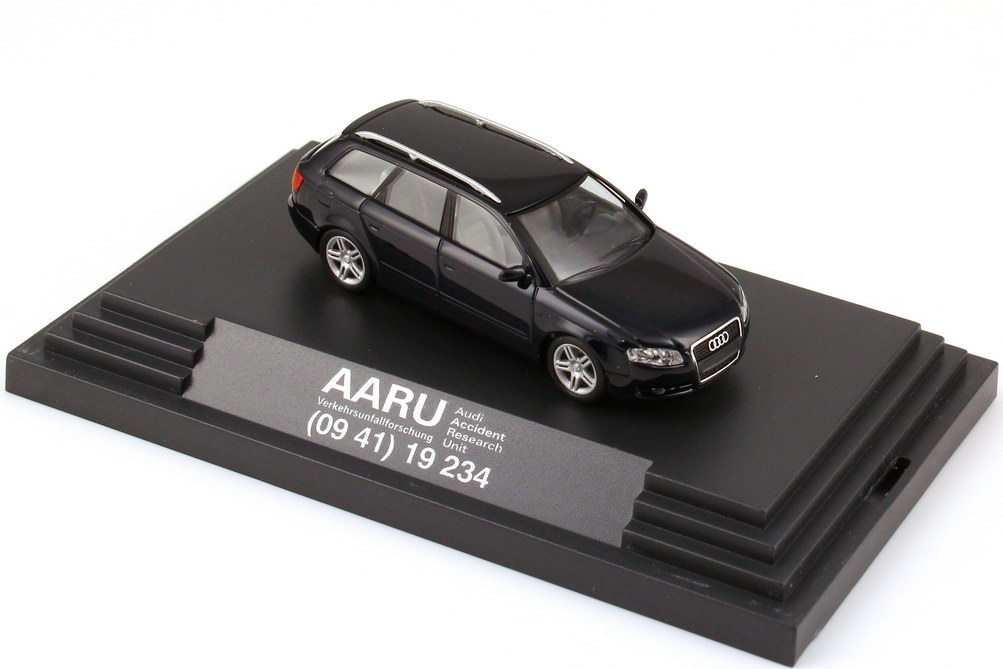 Foto 1:87 Audi A4 Avant (Facelift 2004) moroblau-met. AARU Unfallforschung Werbemodell Busch
