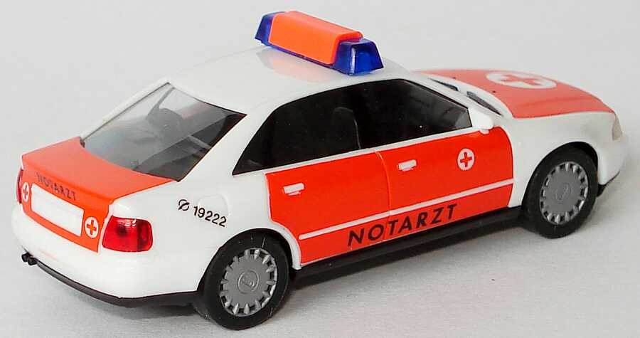 Foto 1:87 Audi A4 (B5) NEF Notarzt weiß/tagesleuchtrot herpa 044004