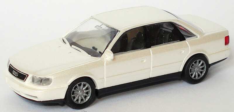 Foto 1:87 Audi A6 (C4) perlmuttweiß-met. Rietze 20660