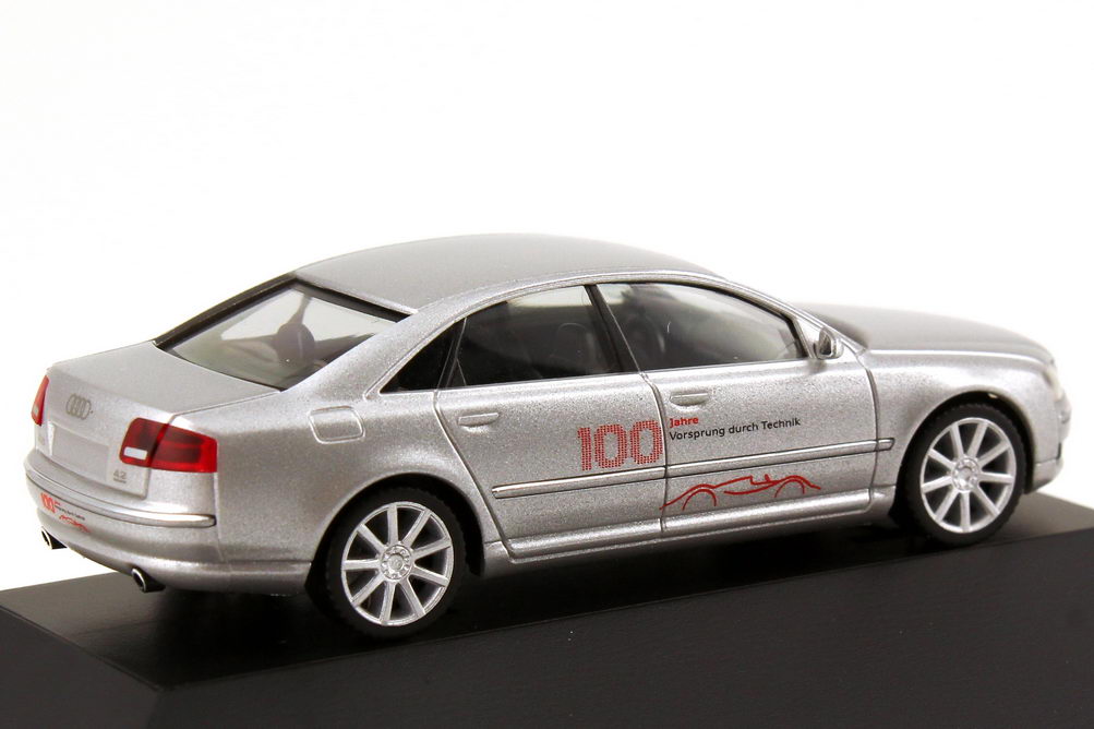 Foto 1:87 Audi A8 Facelift 2005 silber-met. 100 Jahre Vorsprung durch Technik - 63. IAA 2009 - Erleben, was bewegt herpa 293099