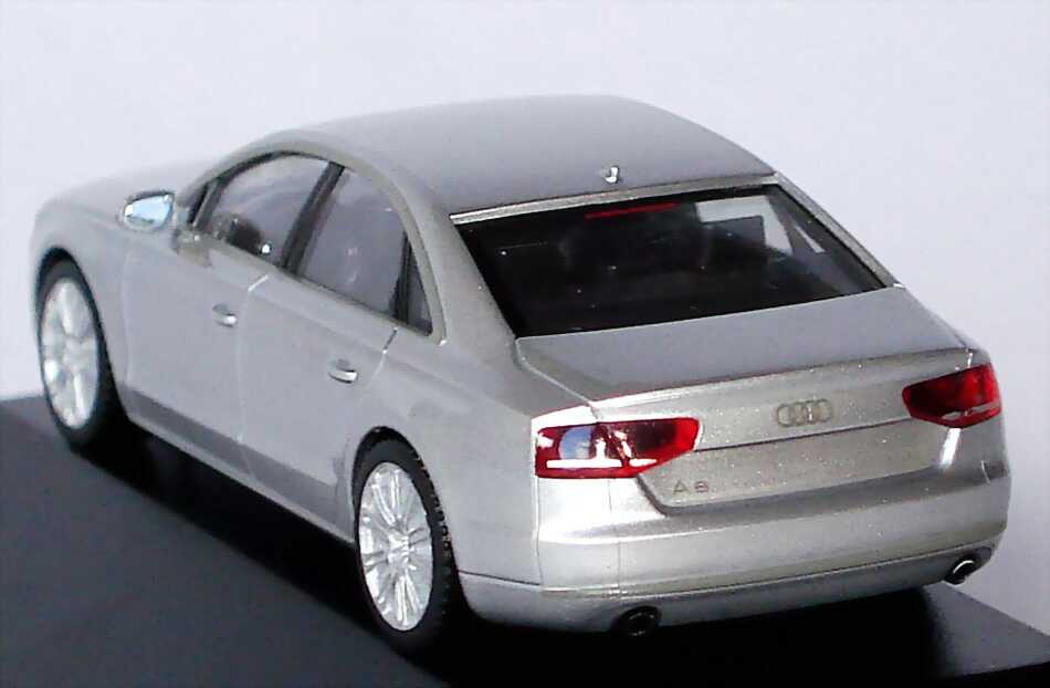 Foto 1:87 Audi A8 (Typ D4 2010) eissilber-met. Werbemodell herpa 5011008112