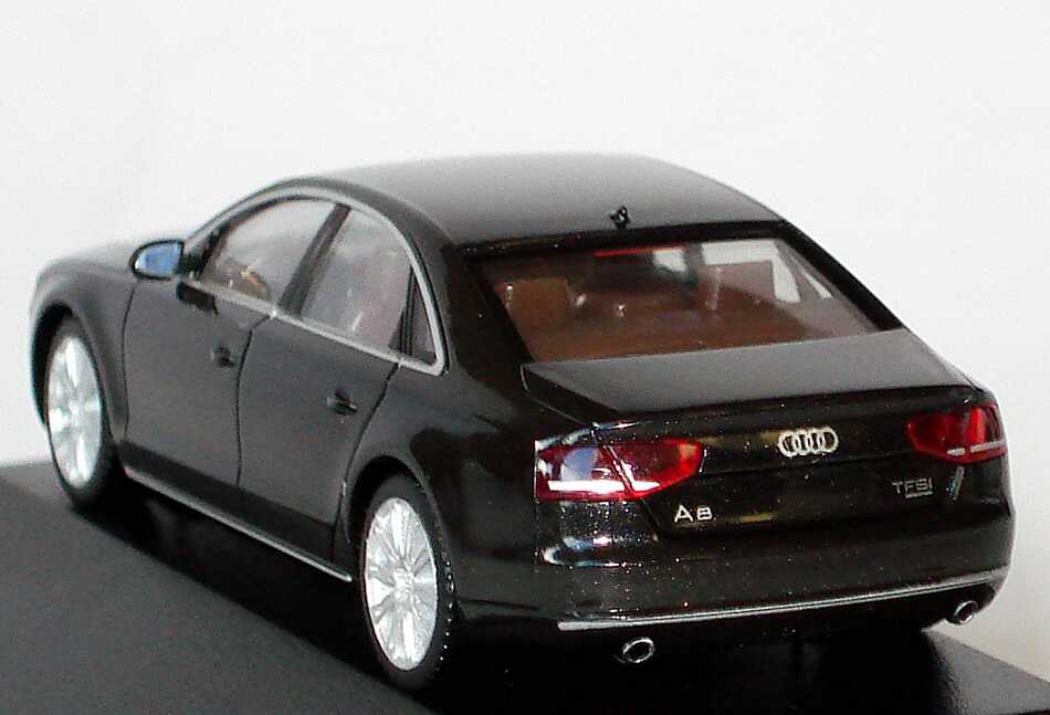 Foto 1:87 Audi A8 (Typ D4 2010) havannaschwarz-met. Werbemodell herpa 5011008122