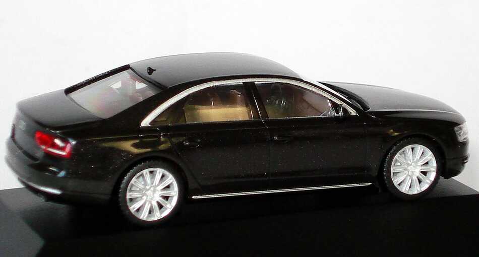 Foto 1:87 Audi A8 (Typ D4 2010) havannaschwarz-met. Werbemodell herpa 5011008122