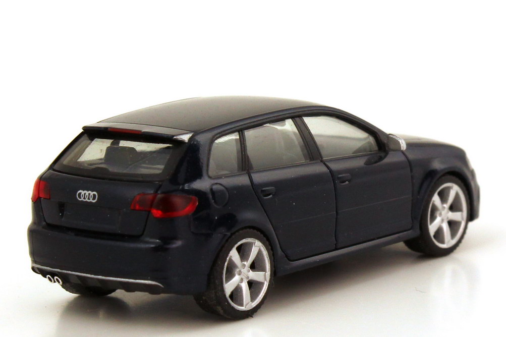 Foto 1:87 Audi RS3 Sportback (Typ 8P) dunkelblau-met. herpa 034876