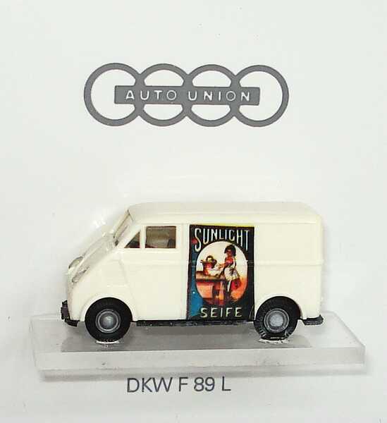 Foto 1:87 Audi Set-Packung 60 Jahre Auto Union 1932 - 1992 (Audi Front, DKW F7, Horch 850 Lim., Wanderer W21, DKW F89L, NSU Ro80, Audi quattro, Audi 100 Avant gerahmt)