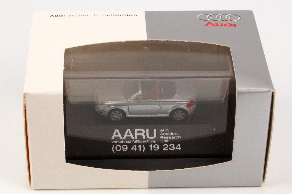 Foto 1:87 Audi TT Roadster (8N) mit Heckspoiler silber-grau-met. AARU Unfallforschung Werbemodell Rietze