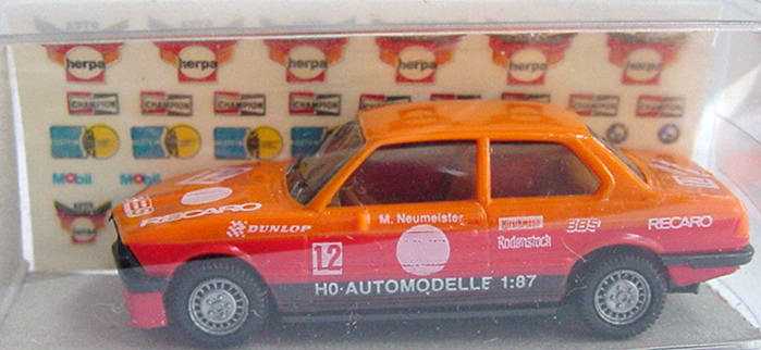 Foto 1:87 BMW 3er 323i (E21) herpa Motorsport Nr.12, M. Neumeister (mit Naßschiebebogen) herpa 3562