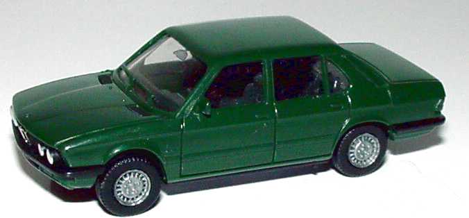 Foto 1:87 BMW 528i (E28) dunkelgrün (IA schwarz) herpa 2041