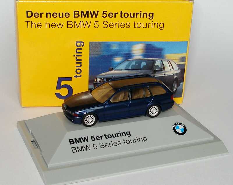Foto 1:87 BMW 528i touring (E39) dunkelblau-met. Werbemodell herpa 80419421516
