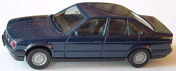 Foto 1:87 BMW 535i (E34) dunkel-blau herpa 020656