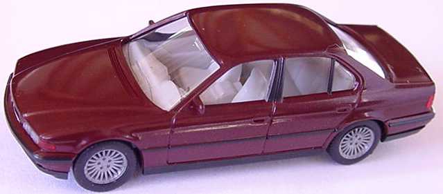 Foto 1:87 BMW 740i Facelift (E38 LCI) dunkelweinrot-met. herpa 032629