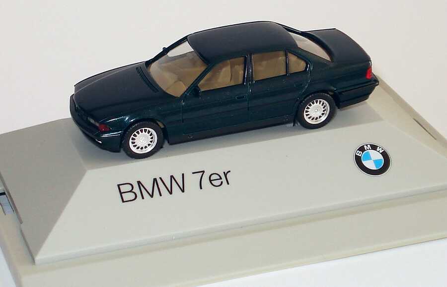 Foto 1:87 BMW 740i (E38) ascotgrün-met. Werbemodell hellgrauer Sockel herpa 80419419720
