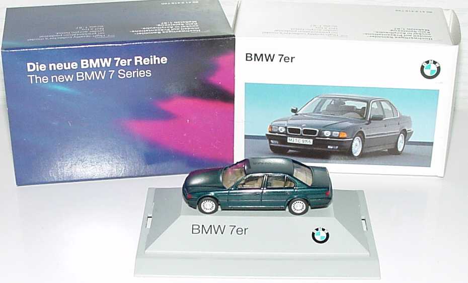 Foto 1:87 BMW 740i (E38) ascotgrün-met. Werbemodell hellgrauer Sockel herpa 80419419720