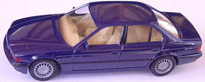 Foto 1:87 BMW 740i (E38) dunkelblau herpa 021647