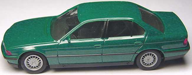 Foto 1:87 BMW 740i (E38) grün herpa 021647