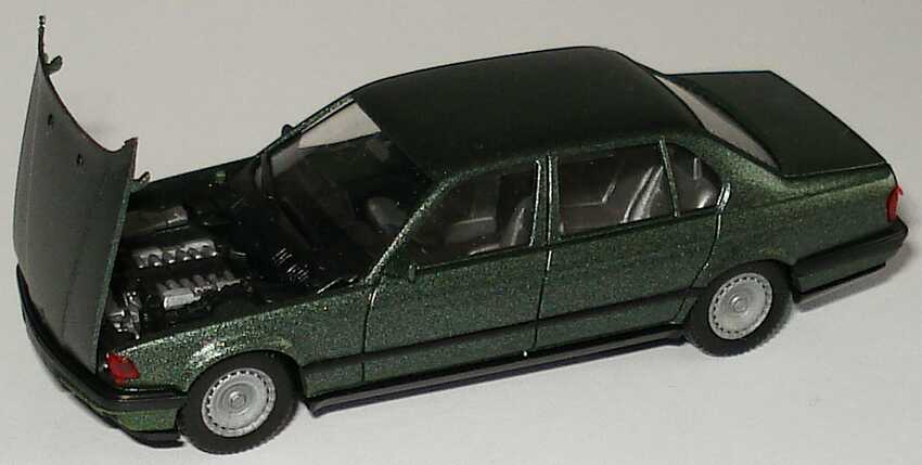 Foto 1:87 BMW 750iL (E32) grün-met. herpa 92229417475