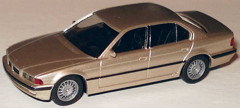 Foto 1:87 BMW 750i (E38) champagner-met. herpa 031684