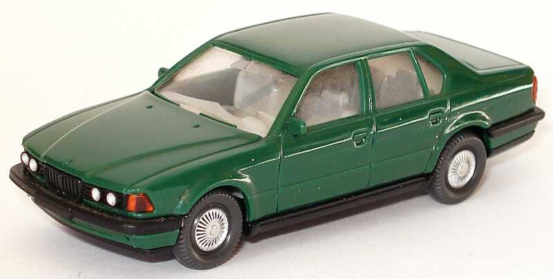 Foto 1:87 BMW 750i (E32) dunkelgrün Wiking 192