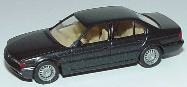 Foto 1:87 BMW 750i (E38) schwarz-met. herpa