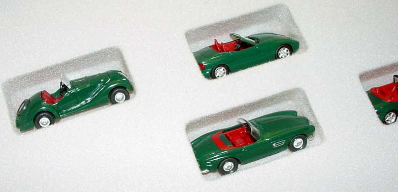 Foto 1:87 BMW Roadster 1936 - 1996  (328 Wiking, 507 Wiking, Z1 Herpa, Z3 Herpa, alle in dunkelgrün mit roter IA) 80419421051
