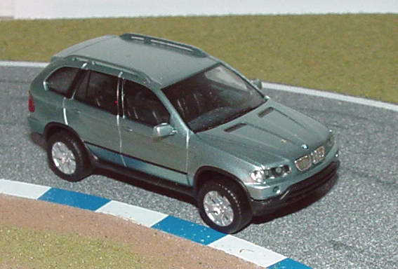 Foto 1:87 BMW X5 International Press Launch Atlanta USA 1999 (Diorama mit 2x BMW X5)Werbemodell herpa 80410007655