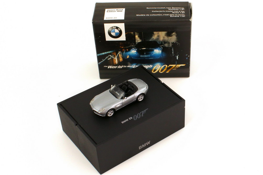 Foto 1:87 BMW Z8 Roadster (E52) titansilber-met. James Bond 007 - The World Is Not Enough Werbemodell herpa 80410007665