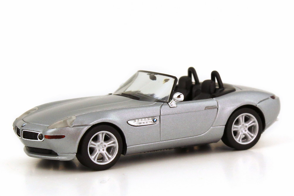 Foto 1:87 BMW Z8 Roadster (E52) titansilber-met. James Bond 007 - The World Is Not Enough Werbemodell herpa 80410007665