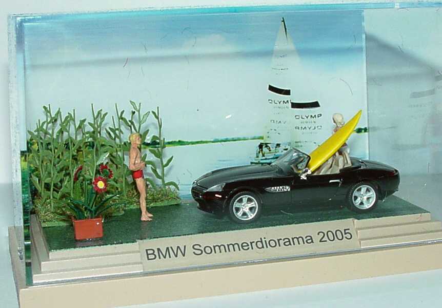 Foto 1:87 BMW Z8 schwarz mit Surfbrett Summertime Diorama Werbemodell in blauem Samtsäckchen herpa 80410410088