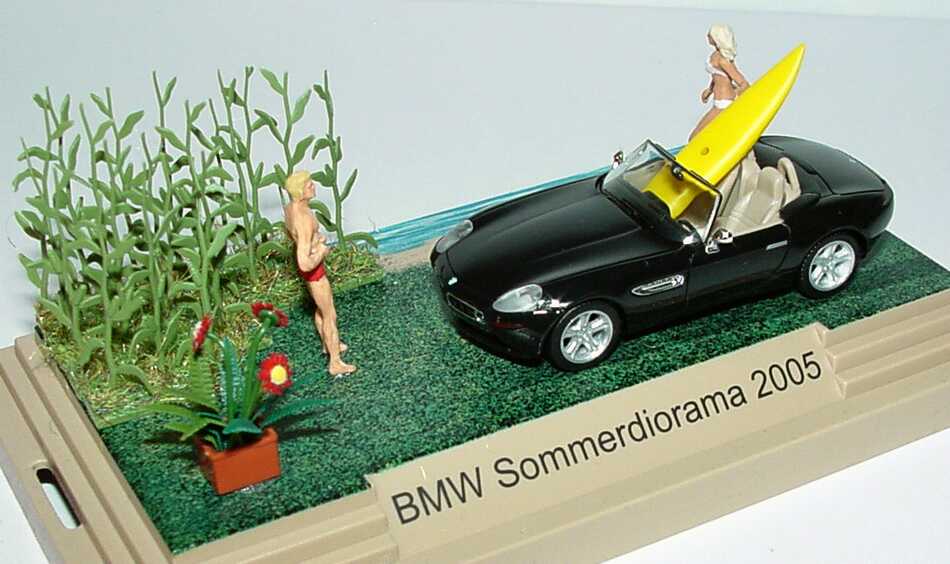 Foto 1:87 BMW Z8 schwarz mit Surfbrett Summertime Diorama Werbemodell in blauem Samtsäckchen herpa 80410410088