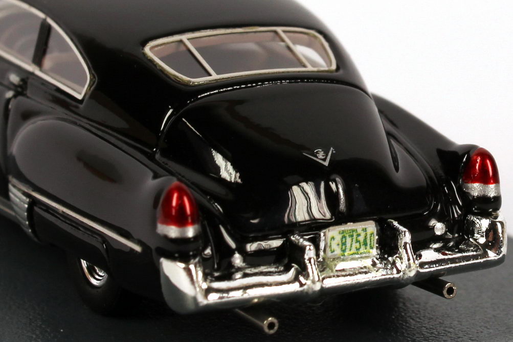 Foto 1:87 Cadillac Series 62 Sedanet Coupé (1949) schwarz NEO Scale Models 87540