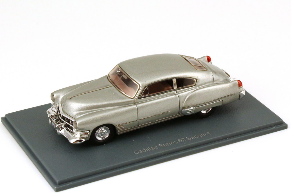 Foto 1:87 Cadillac Series 62 Sedanet Coupé (1949) silber-met. NEO Scale Models 87542